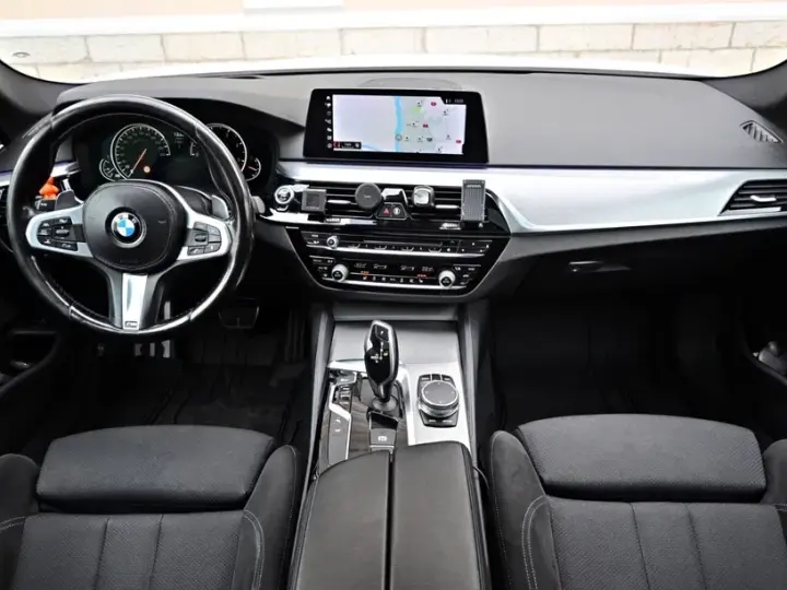 BMW Seria 5 G30/G31 530d xDrive AT