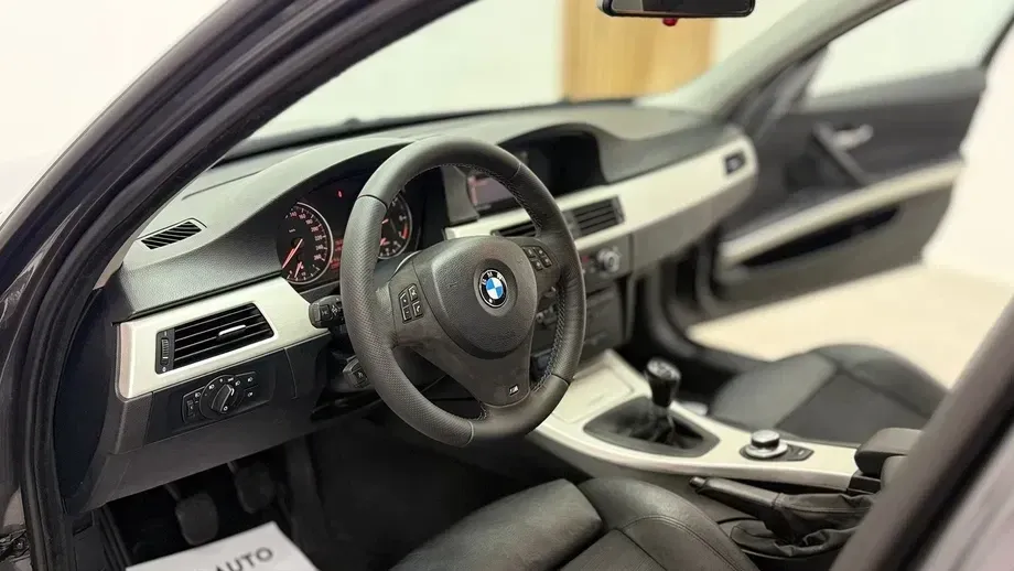 BMW Seria 3 E90/E91/E92/E93 318i Edition Sport — imagine 5