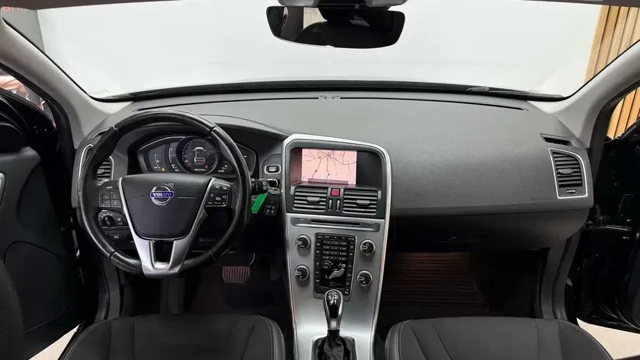 Volvo XC 60 II D4 Momentum — imagine 6