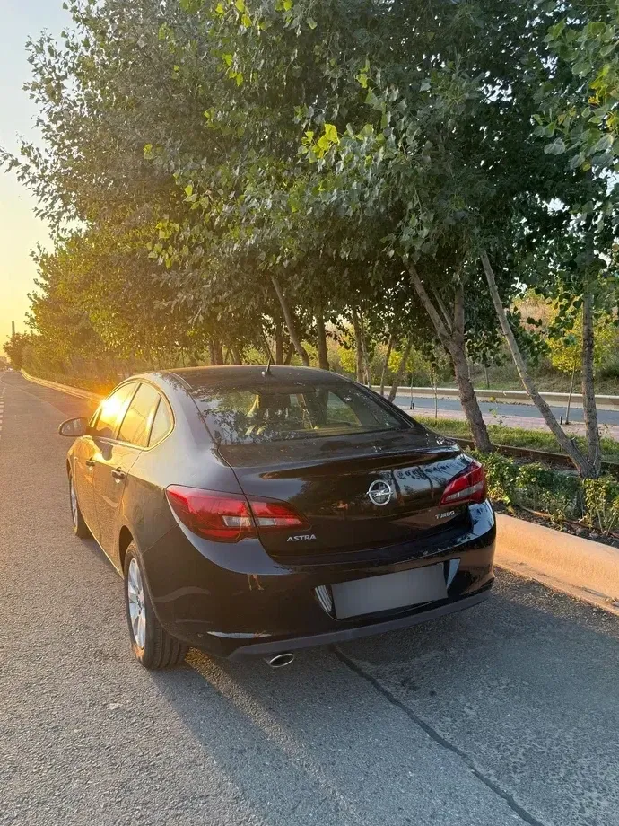 Opel Astra J — imagine 3