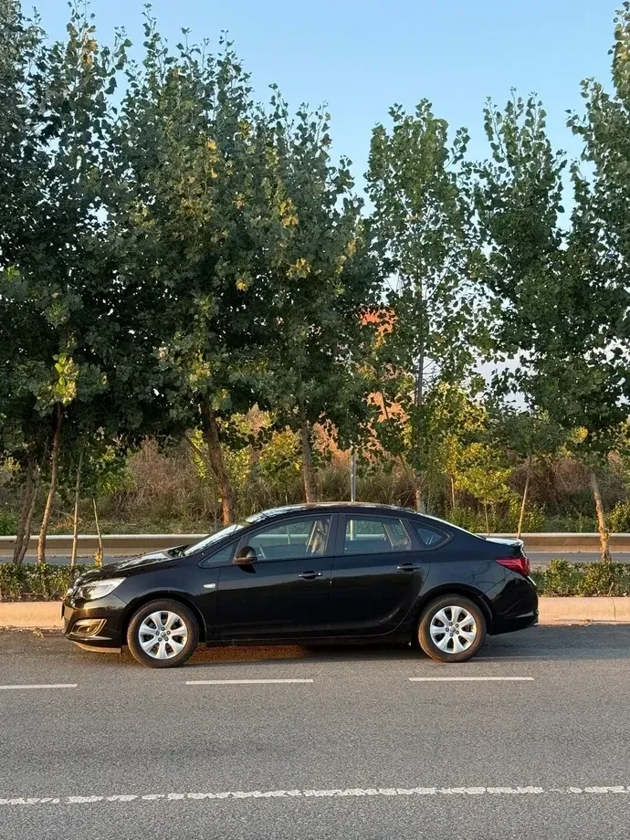 Opel Astra J — imagine 5