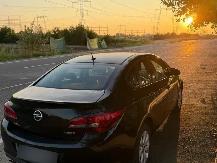 Opel Astra J