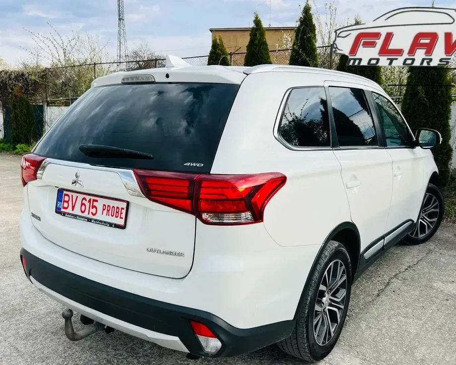 Mitsubishi Outlander 2.2 DI-D 4WD Automatik Intense — imagine 4