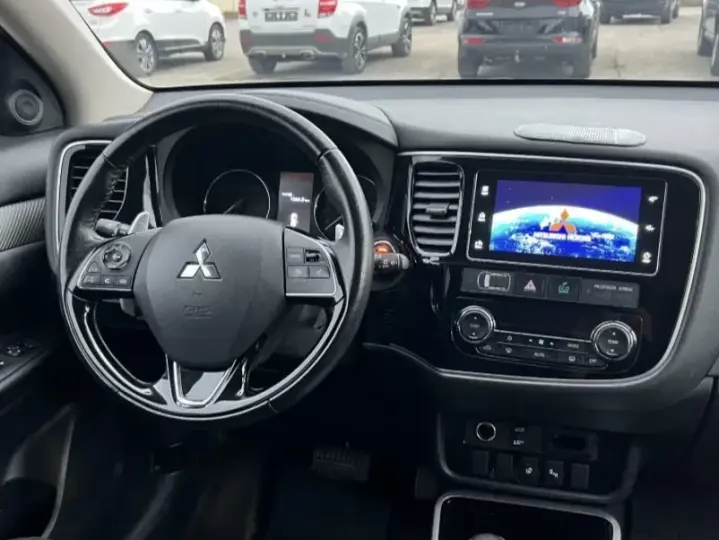 Mitsubishi Outlander 2.2 DI-D 4WD Automatik Intense