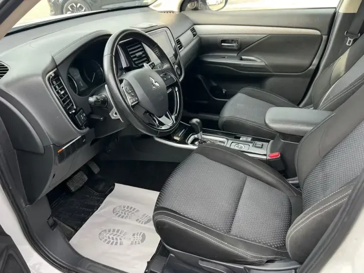 Mitsubishi Outlander 2.2 DI-D 4WD Automatik Intense