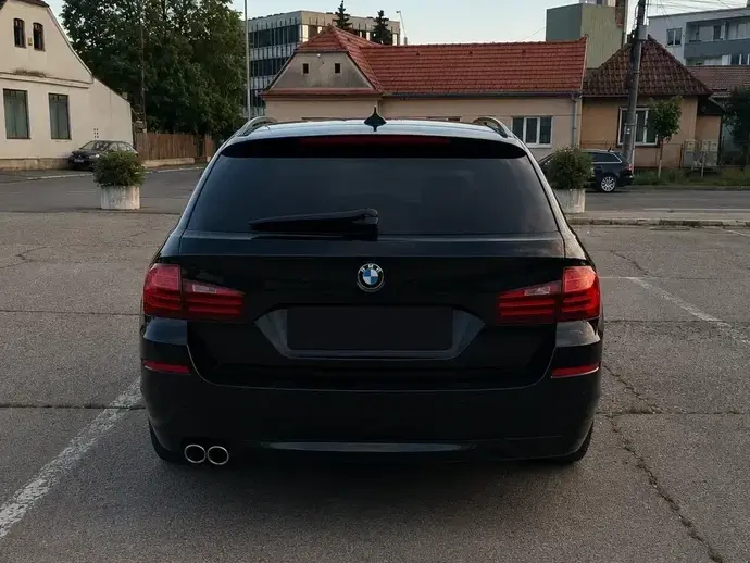 BMW Seria 5 F10/F11/F07 520d xDrive AT