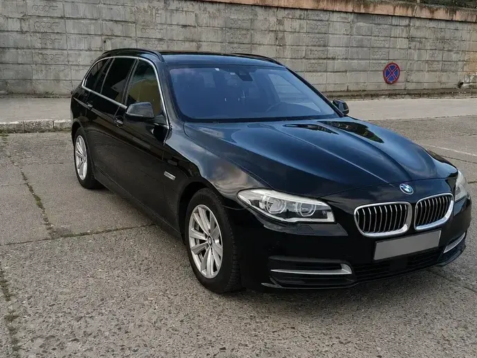 BMW Seria 5 F10/F11/F07 520d xDrive AT