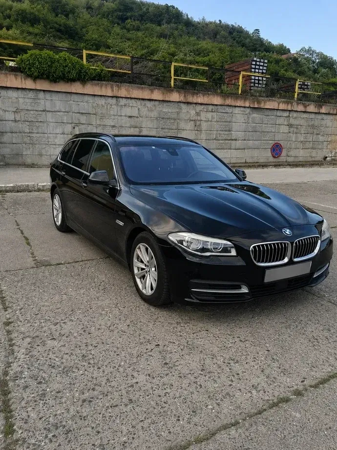 BMW Seria 5 F10/F11/F07 520d xDrive AT — imagine 3