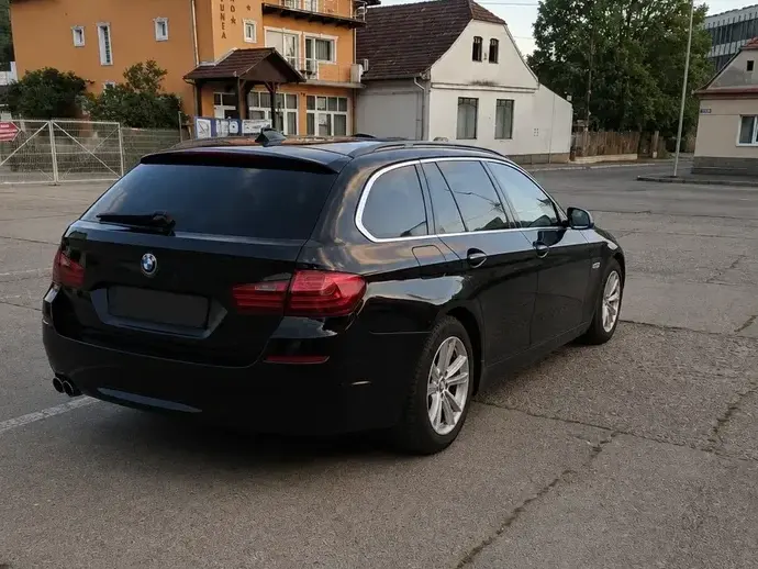 BMW Seria 5 F10/F11/F07 520d xDrive AT