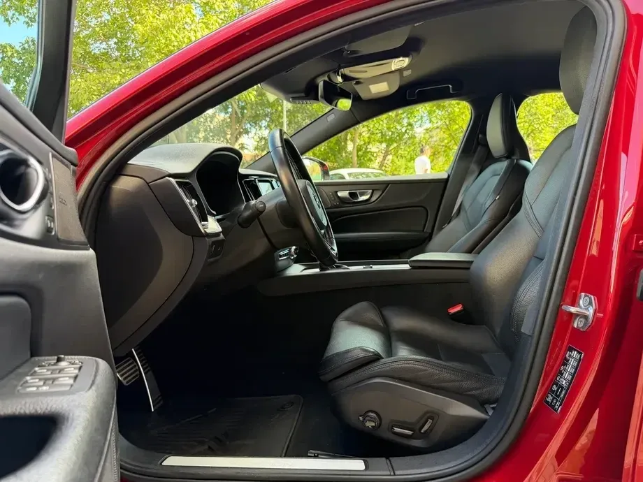 Volvo S60 III T4 R-Design — imagine 4