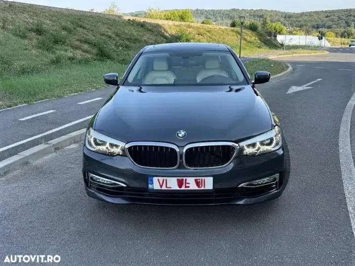 BMW Seria 5 G30/G31 [2017 - Prezent] 530i xDrive Aut. Luxury Line