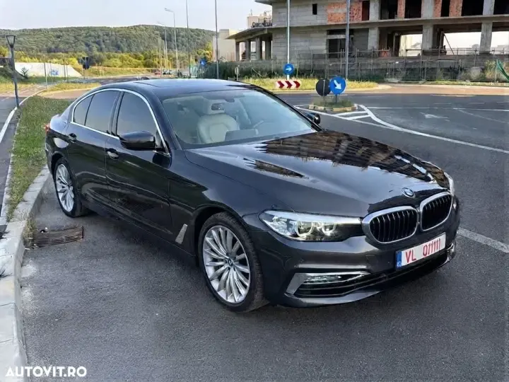 BMW Seria 5 G30/G31 [2017 - Prezent] 530i xDrive Aut. Luxury Line