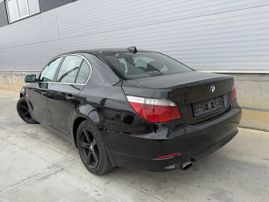 BMW Seria 5 E60/E61 520d Edition Lifestyle — imagine 3