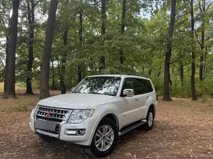 Mitsubishi Pajero IV