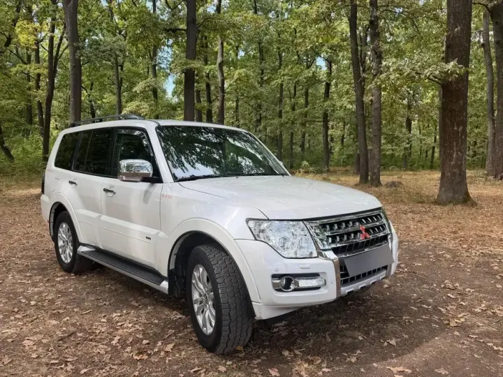 Mitsubishi Pajero IV