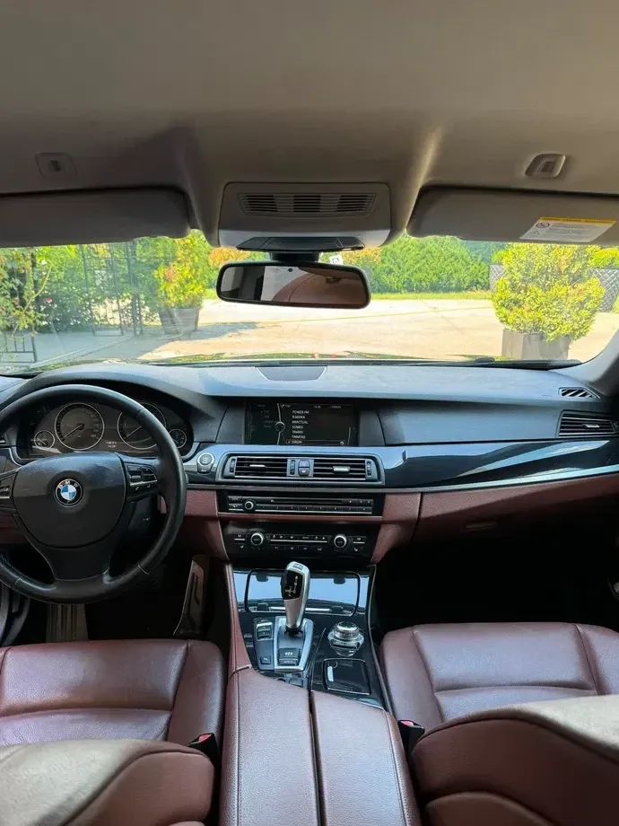 BMW Seria 5 F10/F11/F07 520d Aut. — imagine 5