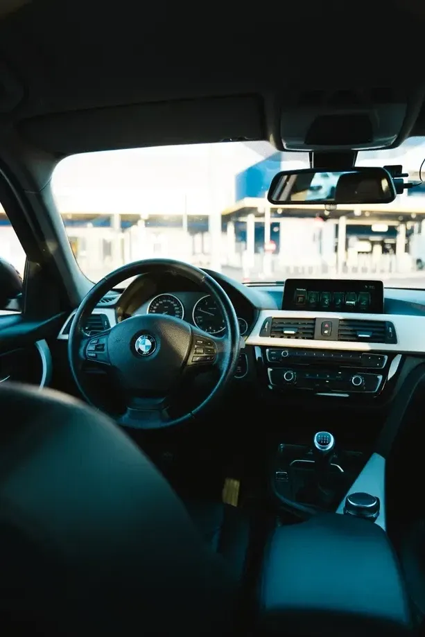 BMW Seria 3 F30/F31/F34 318d — imagine 2