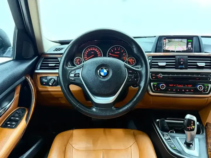 BMW Seria 3 F30/F31/F34 320i Aut. Luxury Line