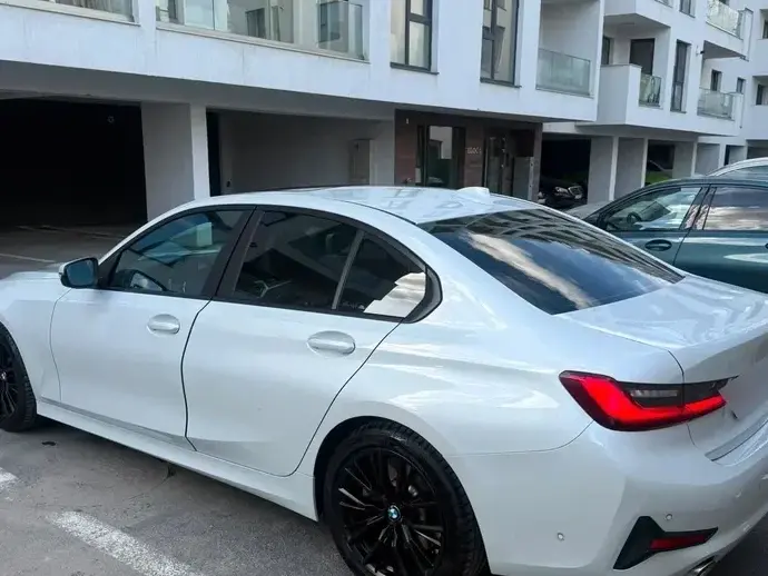 BMW Seria 3 330i AT