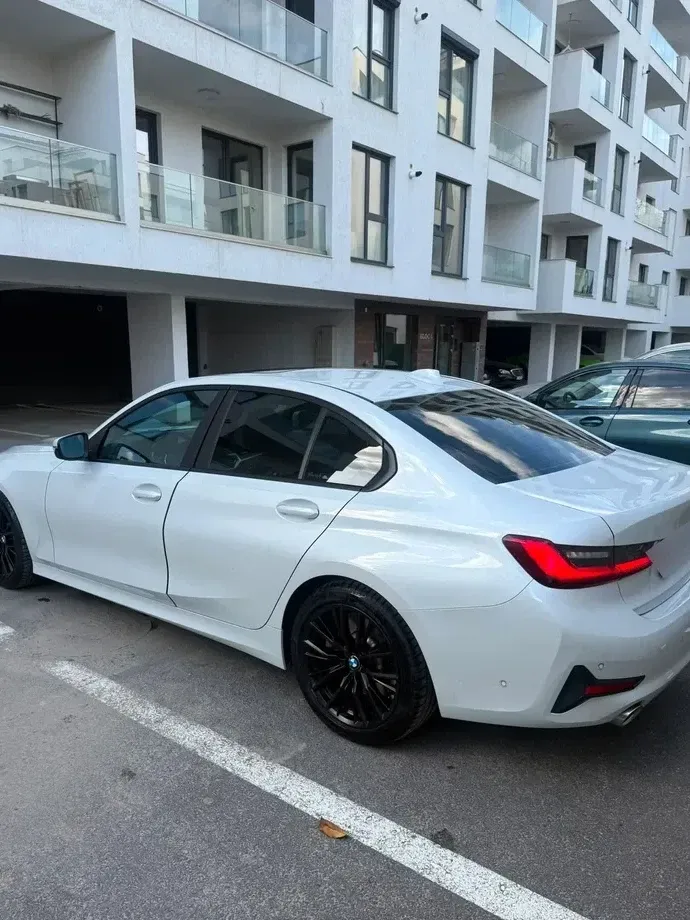BMW Seria 3 330i AT — imagine 3