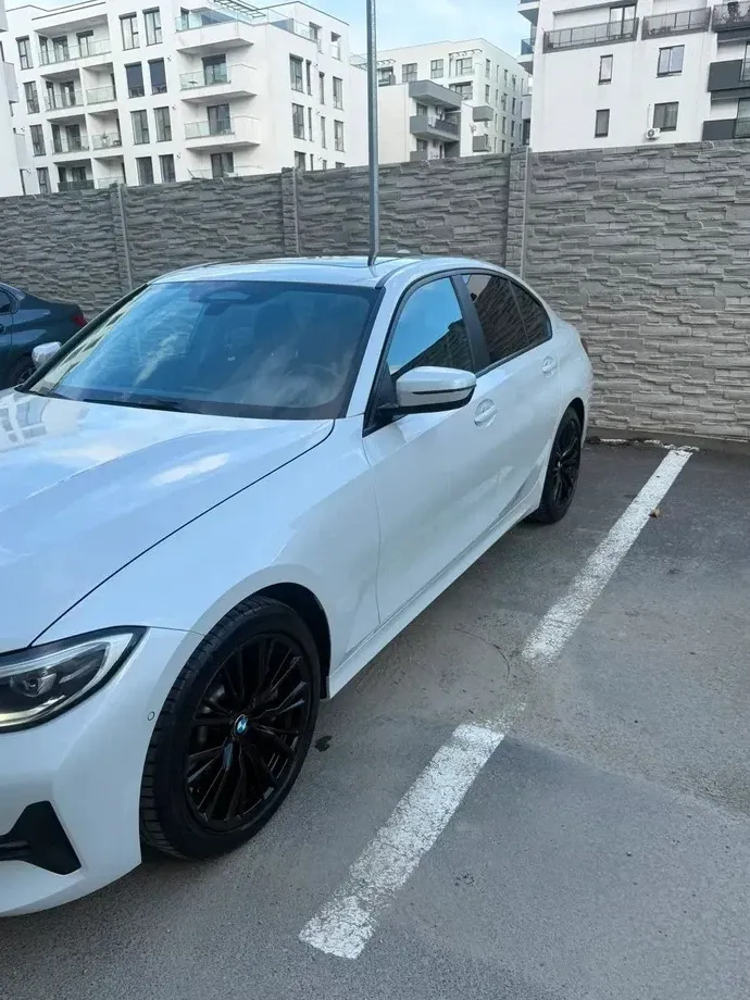 BMW Seria 3 330i AT — imagine 2