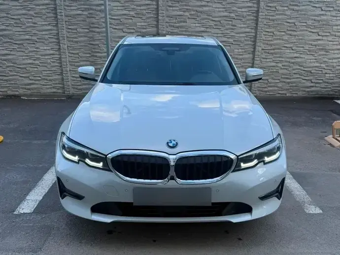 BMW Seria 3 330i AT