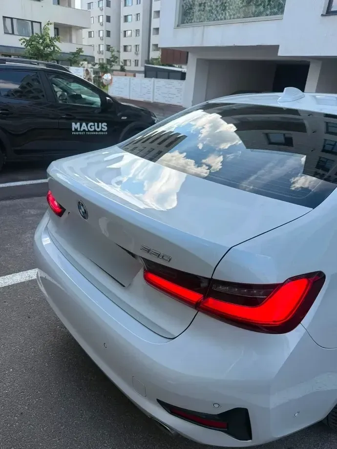 BMW Seria 3 330i AT — imagine 5