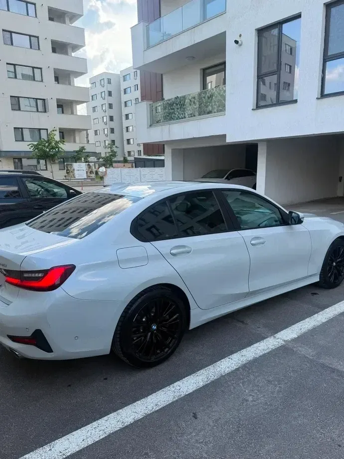 BMW Seria 3 330i AT — imagine 4