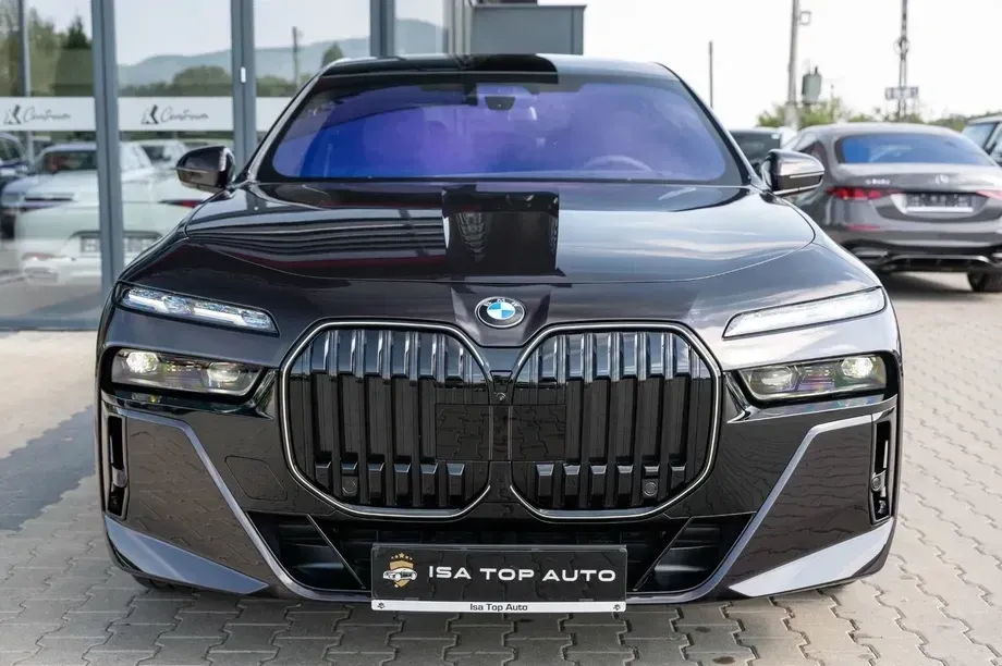 BMW Seria 7 G70 — imagine 2