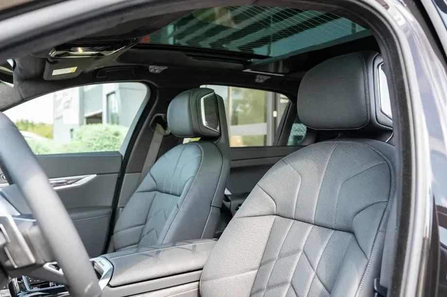 BMW Seria 7 G70 — imagine 6