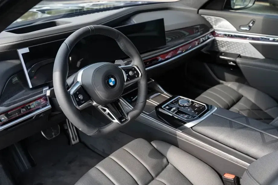 BMW Seria 7 G70 — imagine 5