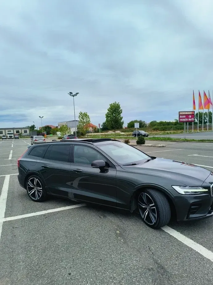 Volvo V60 II D4 Geartronic R-Design — imagine 2