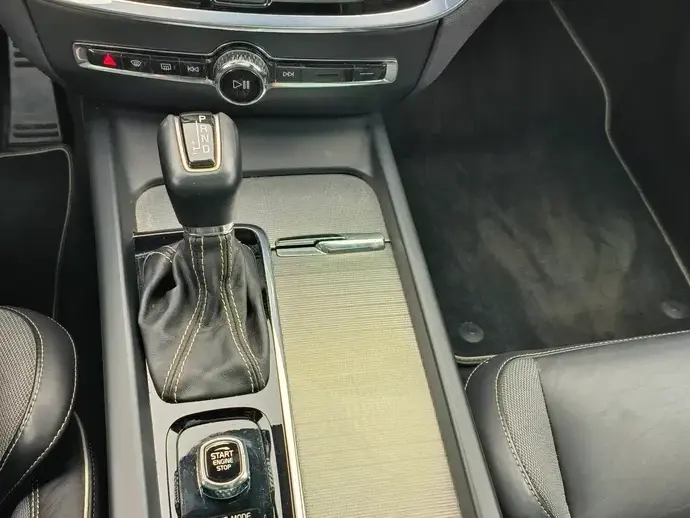 Volvo V60 II D4 Geartronic R-Design