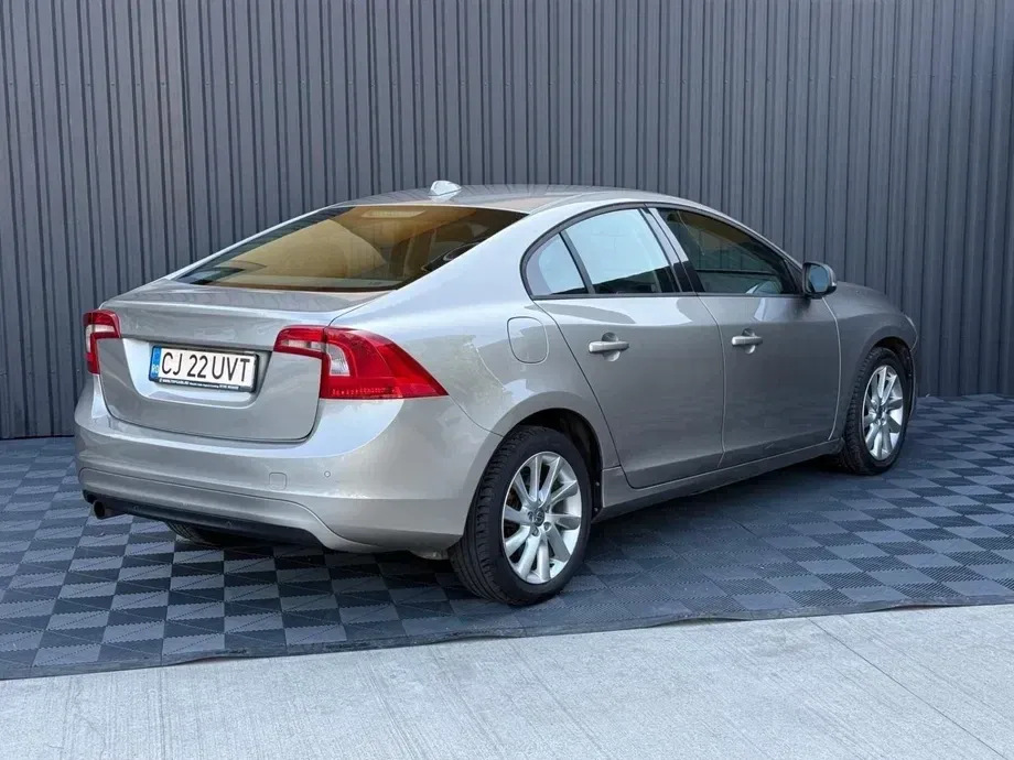 Volvo S60 — imagine 4