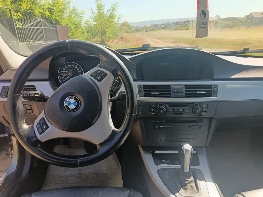 BMW Seria 3 E90/E91/E92/E93 — imagine 4