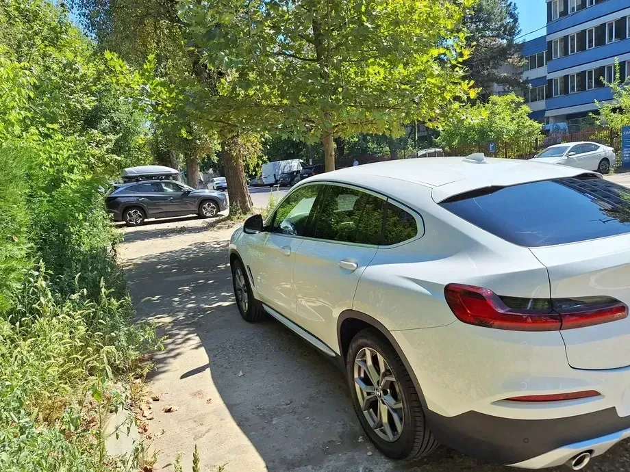 BMW X4 G02 xDrive20i AT Standard — imagine 4