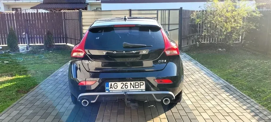 Volvo V40 II D3 Geartronic — imagine 2