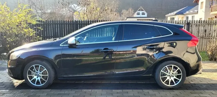 Volvo V40 II D3 Geartronic — imagine 4