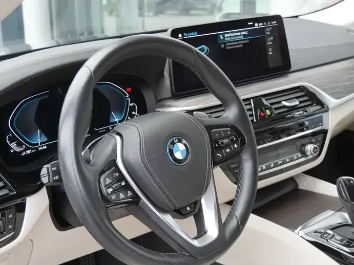 BMW Seria 5 530e xDrive AT PHEV