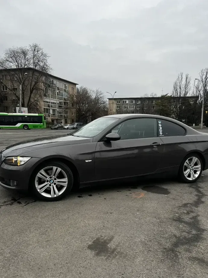 BMW Seria 3 E90/E91/E92/E93 320d — imagine 6