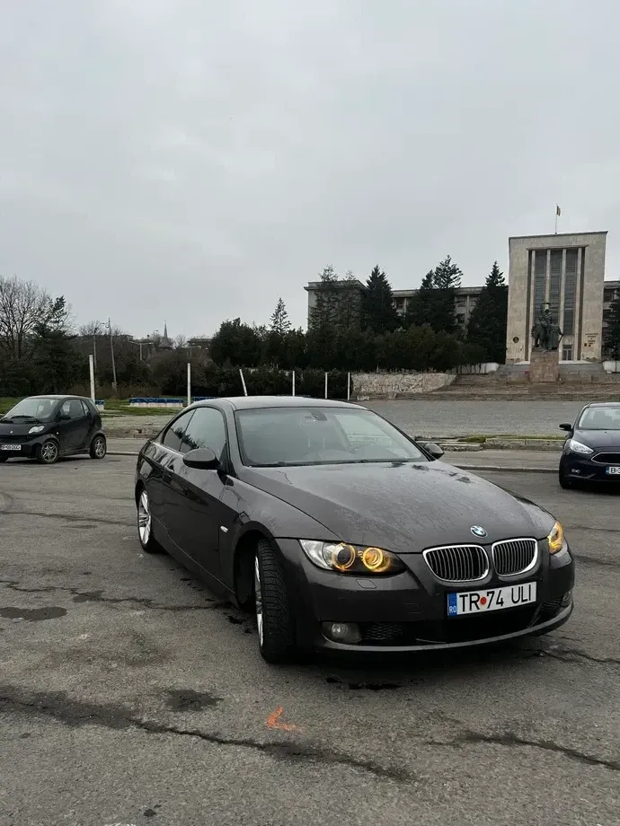 BMW Seria 3 E90/E91/E92/E93 320d — imagine 3
