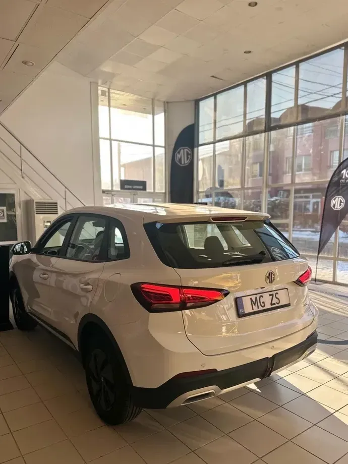 MG ZS ICE 1.5 Standard — imagine 2