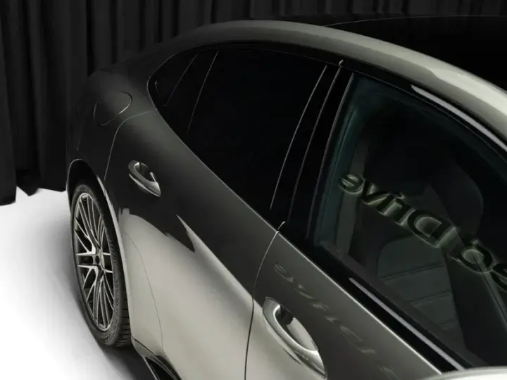 Porsche Panamera 4