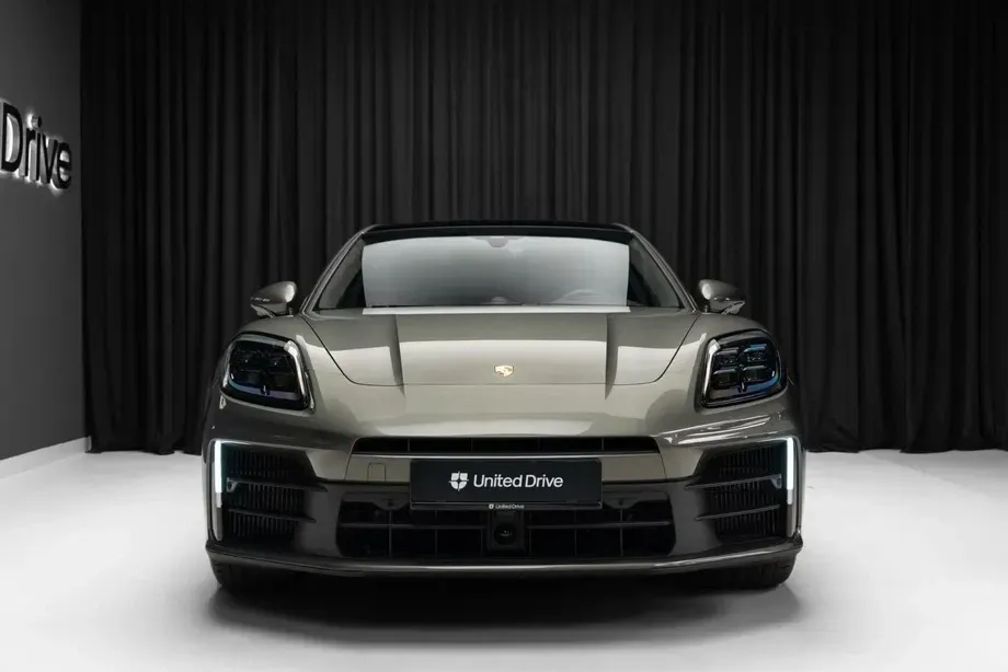 Porsche Panamera 4 — imagine 2