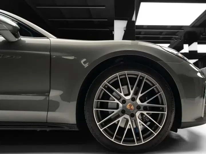 Porsche Panamera 4