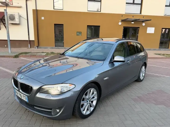 BMW Seria 5 F10/F11/F07 530d Aut.