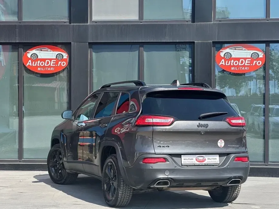 Jeep Cherokee — imagine 3