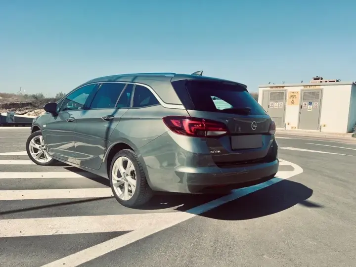 Opel Astra K 1.6 D Automatik Innovation
