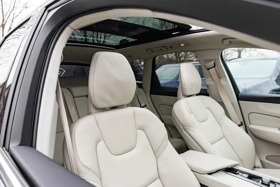 Volvo XC 60 Recharge T6 Twin Engine eAWD Inscription Expression — imagine 6