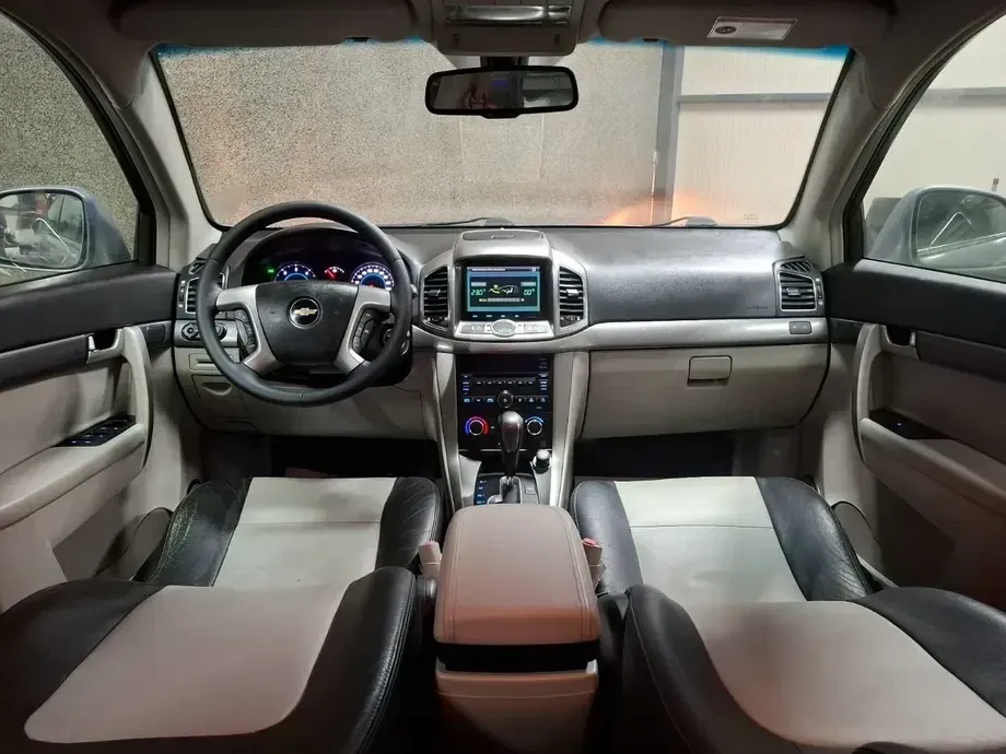 Chevrolet Captiva 2.2D AWD Plus Aut. 7 locuri LT black leather — imagine 6